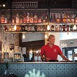 ポアン イザベル ホテル 3*